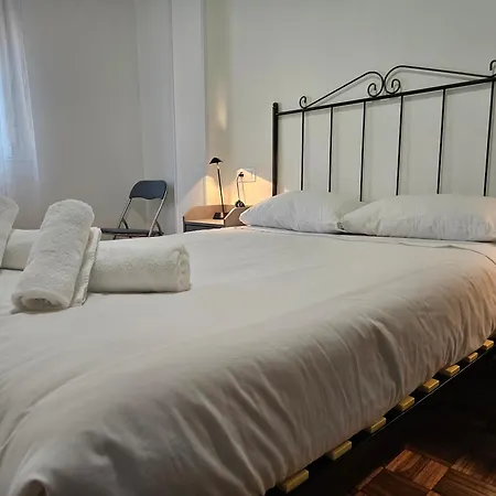 R2R - Moderno Y Acogedor Apartamento - 619A Oviedo
